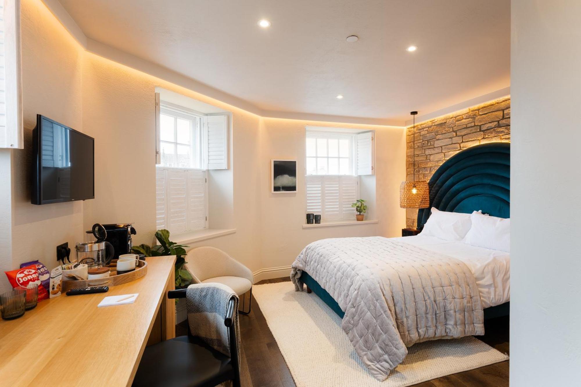 Hive Townhouse Hotel Aberaeron Exterior photo